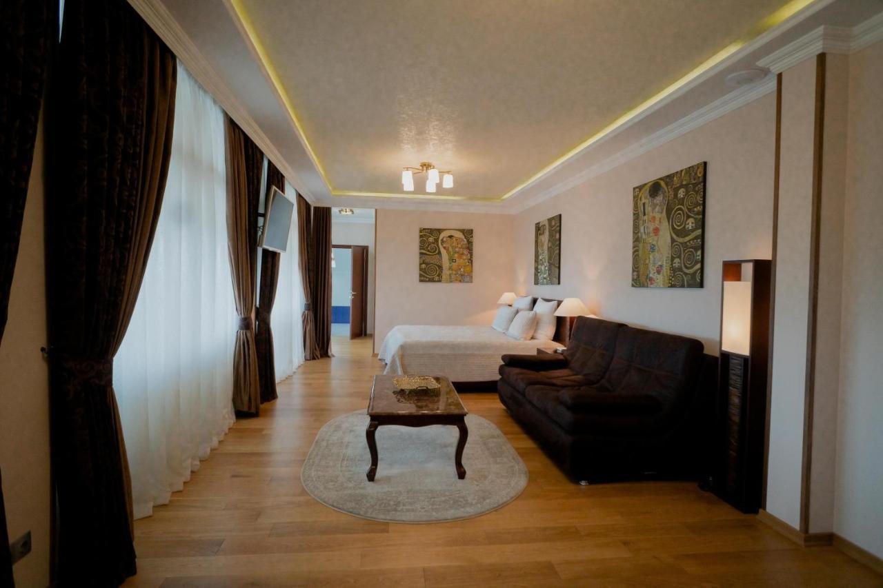 سوخومي Leon Boutique Hotel المظهر الخارجي الصورة