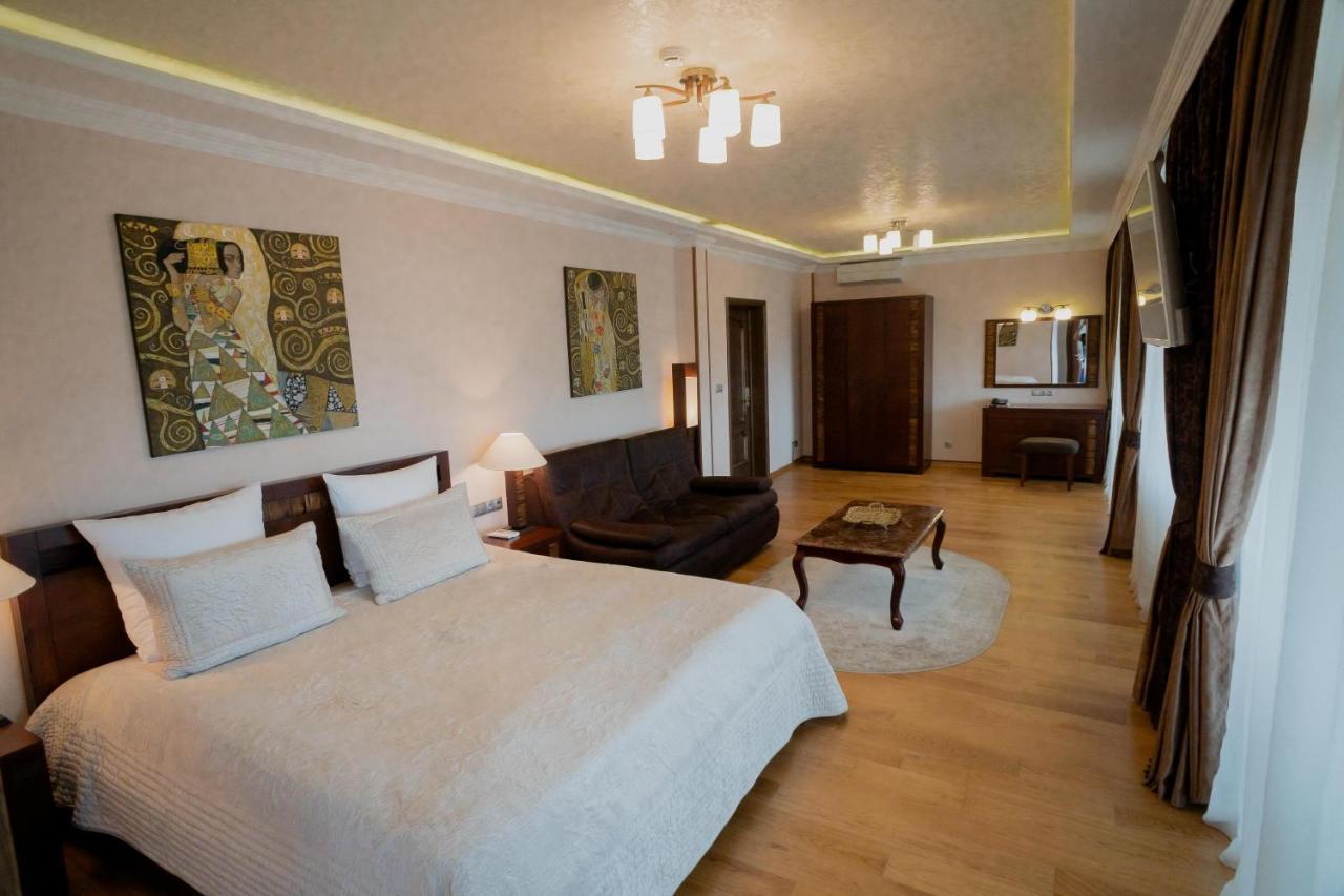 سوخومي Leon Boutique Hotel المظهر الخارجي الصورة