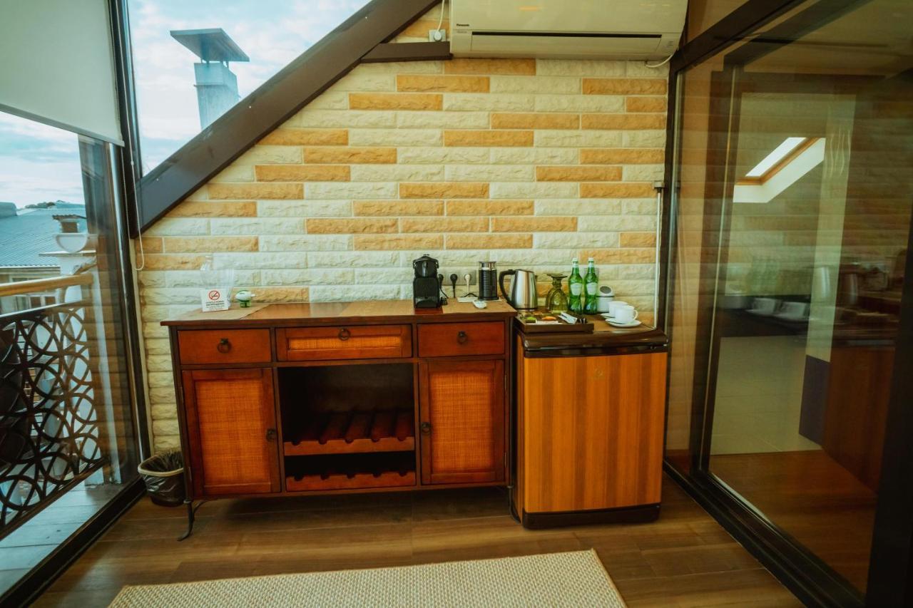 سوخومي Leon Boutique Hotel المظهر الخارجي الصورة