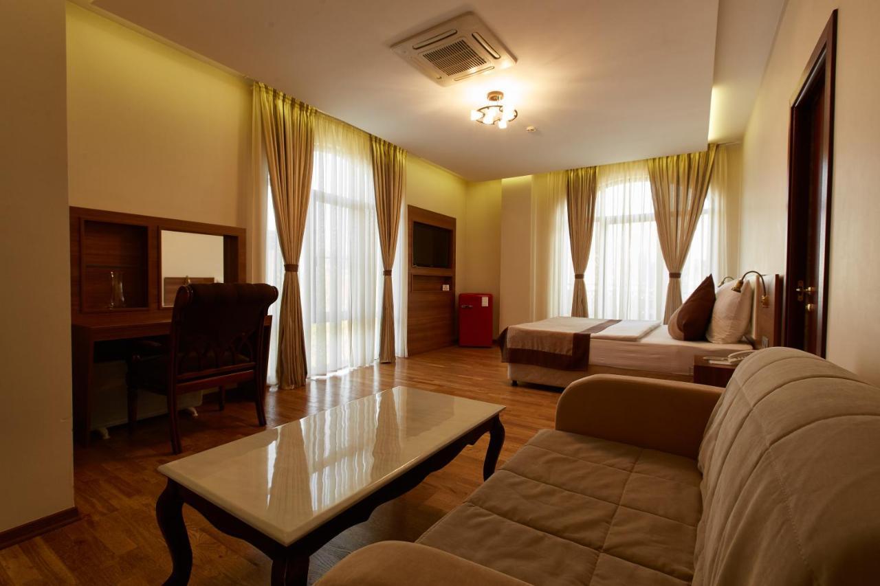 سوخومي Leon Boutique Hotel المظهر الخارجي الصورة